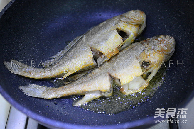 黄鱼烧豆腐的做法